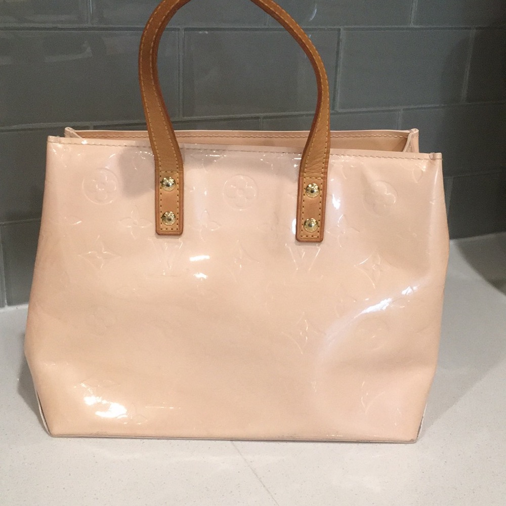 Louis Vuitton Monogram Vernis Reade PM.